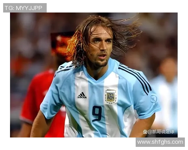 全球足坛传奇人物谁最受球迷崇拜与喜爱揭示足球明星背后的故事与成就