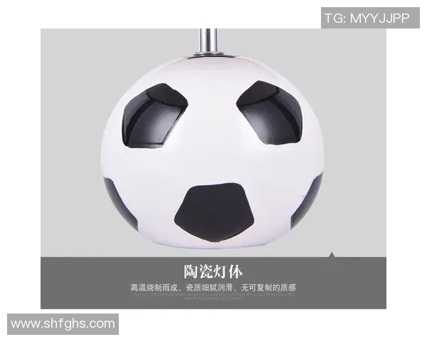 足球明星台灯高清图片展示点亮你的居家生活与球迷情怀